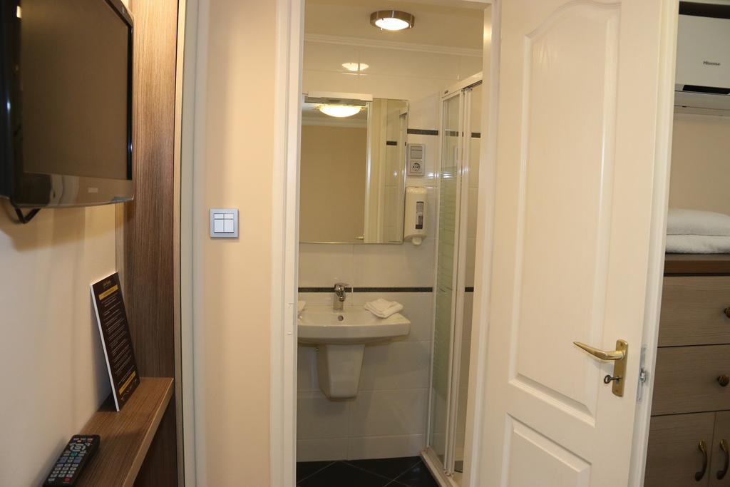 Hotel Aradi Vendeghaz Miskolc Zimmer foto