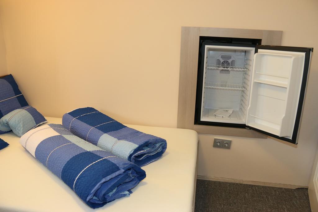 Hotel Aradi Vendeghaz Miskolc Zimmer foto